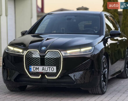 Черный БМВ iX, объемом двигателя 0 л и пробегом 57 тыс. км за 72000 $, фото 2 на Automoto.ua