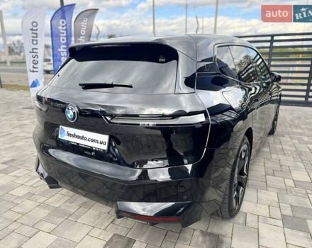 Черный БМВ iX, объемом двигателя 0 л и пробегом 45 тыс. км за 68700 $, фото 12 на Automoto.ua