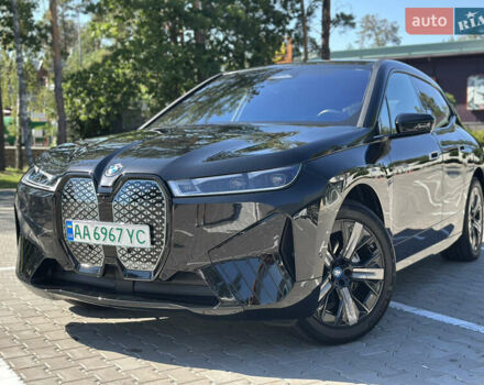 Черный БМВ iX, объемом двигателя 0 л и пробегом 14 тыс. км за 51999 $, фото 8 на Automoto.ua