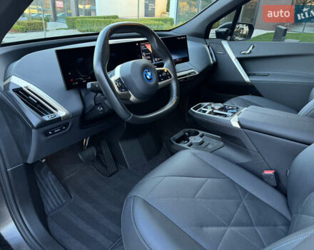 Черный БМВ iX, объемом двигателя 0 л и пробегом 125 тыс. км за 42800 $, фото 22 на Automoto.ua