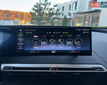 Черный БМВ iX, объемом двигателя 0 л и пробегом 125 тыс. км за 42800 $, фото 39 на Automoto.ua