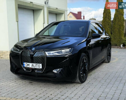 Черный БМВ iX, объемом двигателя 0 л и пробегом 57 тыс. км за 72000 $, фото 21 на Automoto.ua