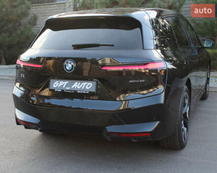 Черный БМВ iX, объемом двигателя 0 л и пробегом 27 тыс. км за 69700 $, фото 23 на Automoto.ua