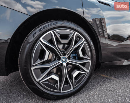 Черный БМВ iX, объемом двигателя 0 л и пробегом 67 тыс. км за 67000 $, фото 51 на Automoto.ua