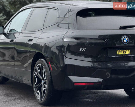 Черный БМВ iX, объемом двигателя 0 л и пробегом 18 тыс. км за 45900 $, фото 18 на Automoto.ua
