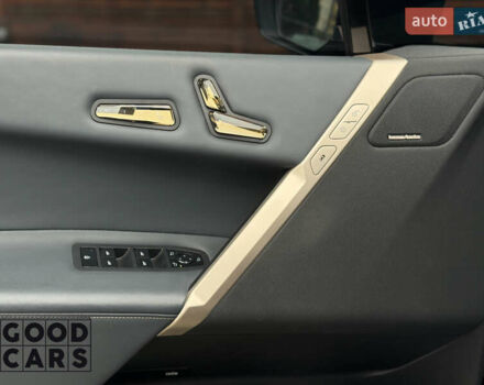 Черный БМВ iX, объемом двигателя 0 л и пробегом 38 тыс. км за 72000 $, фото 18 на Automoto.ua