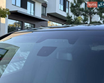 Черный БМВ iX, объемом двигателя 0 л и пробегом 72 тыс. км за 48500 $, фото 18 на Automoto.ua