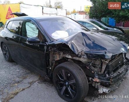 Черный БМВ iX, объемом двигателя 0 л и пробегом 25 тыс. км за 31500 $, фото 8 на Automoto.ua