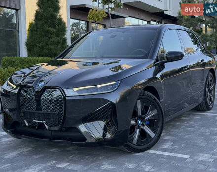 Черный БМВ iX, объемом двигателя 0 л и пробегом 72 тыс. км за 48500 $, фото 1 на Automoto.ua
