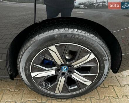 Черный БМВ iX, объемом двигателя 0 л и пробегом 27 тыс. км за 58500 $, фото 19 на Automoto.ua