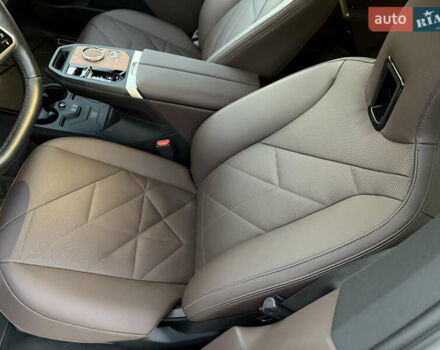 Черный БМВ iX, объемом двигателя 0 л и пробегом 19 тыс. км за 54800 $, фото 14 на Automoto.ua