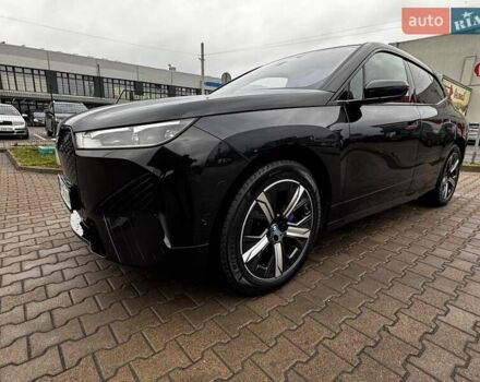 Черный БМВ iX, объемом двигателя 0 л и пробегом 27 тыс. км за 58500 $, фото 21 на Automoto.ua