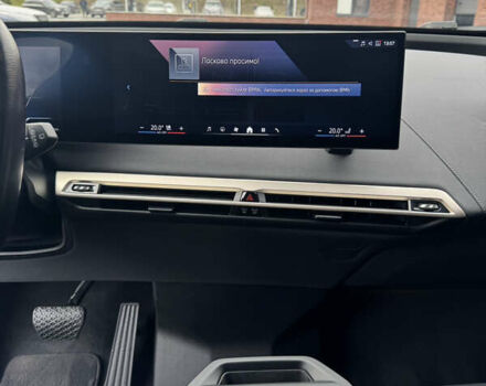 Черный БМВ iX, объемом двигателя 0 л и пробегом 55 тыс. км за 51500 $, фото 10 на Automoto.ua