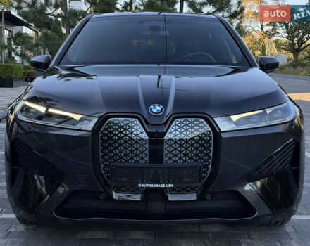 Черный БМВ iX, объемом двигателя 0 л и пробегом 72 тыс. км за 48500 $, фото 7 на Automoto.ua