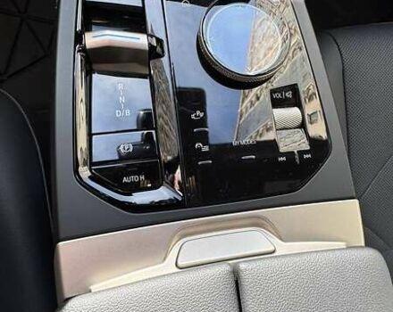 Черный БМВ iX, объемом двигателя 0 л и пробегом 12 тыс. км за 59999 $, фото 6 на Automoto.ua