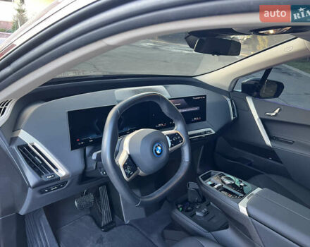 Черный БМВ iX, объемом двигателя 0 л и пробегом 23 тыс. км за 48999 $, фото 14 на Automoto.ua