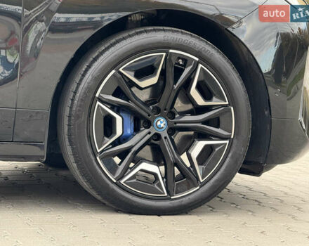 Черный БМВ iX, объемом двигателя 0 л и пробегом 46 тыс. км за 67999 $, фото 12 на Automoto.ua