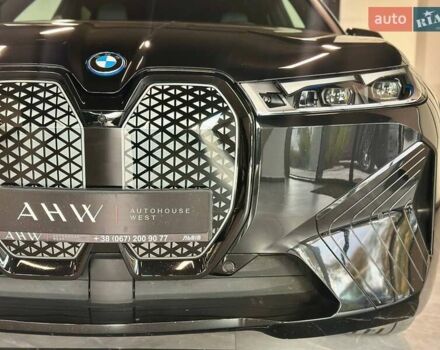 Черный БМВ iX, объемом двигателя 0 л и пробегом 62 тыс. км за 60390 $, фото 3 на Automoto.ua