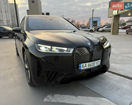 Черный БМВ iX, объемом двигателя 0 л и пробегом 19 тыс. км за 54800 $, фото 2 на Automoto.ua