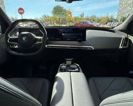 Черный БМВ iX, объемом двигателя 0 л и пробегом 12 тыс. км за 59999 $, фото 7 на Automoto.ua