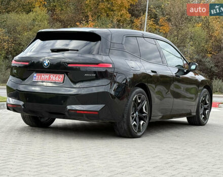 Черный БМВ iX, объемом двигателя 0 л и пробегом 46 тыс. км за 67999 $, фото 5 на Automoto.ua