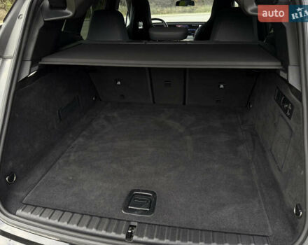 Черный БМВ iX, объемом двигателя 0 л и пробегом 46 тыс. км за 67999 $, фото 22 на Automoto.ua