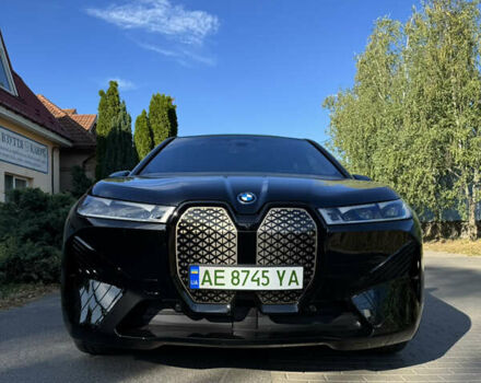 Черный БМВ iX, объемом двигателя 0 л и пробегом 5 тыс. км за 93532 $, фото 9 на Automoto.ua