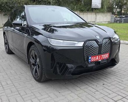 Черный БМВ iX, объемом двигателя 0 л и пробегом 98 тыс. км за 58800 $, фото 10 на Automoto.ua