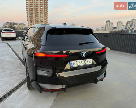 Черный БМВ iX, объемом двигателя 0 л и пробегом 19 тыс. км за 54800 $, фото 6 на Automoto.ua