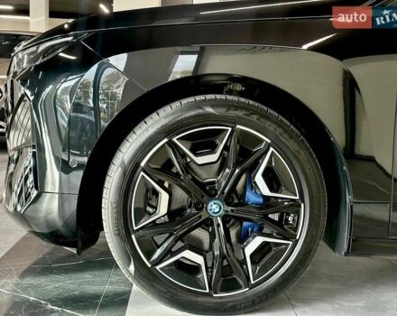 Черный БМВ iX, объемом двигателя 0 л и пробегом 62 тыс. км за 60390 $, фото 5 на Automoto.ua