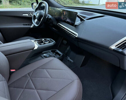 Черный БМВ iX, объемом двигателя 0 л и пробегом 72 тыс. км за 48500 $, фото 32 на Automoto.ua