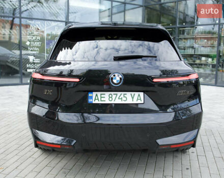 Черный БМВ iX, объемом двигателя 0 л и пробегом 5 тыс. км за 93532 $, фото 10 на Automoto.ua