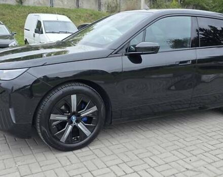 Черный БМВ iX, объемом двигателя 0 л и пробегом 98 тыс. км за 58800 $, фото 43 на Automoto.ua