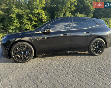 Черный БМВ iX, объемом двигателя 0 л и пробегом 6 тыс. км за 92000 $, фото 8 на Automoto.ua