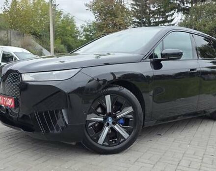 Черный БМВ iX, объемом двигателя 0 л и пробегом 98 тыс. км за 58800 $, фото 58 на Automoto.ua