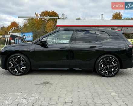Черный БМВ iX, объемом двигателя 0 л и пробегом 46 тыс. км за 67999 $, фото 9 на Automoto.ua
