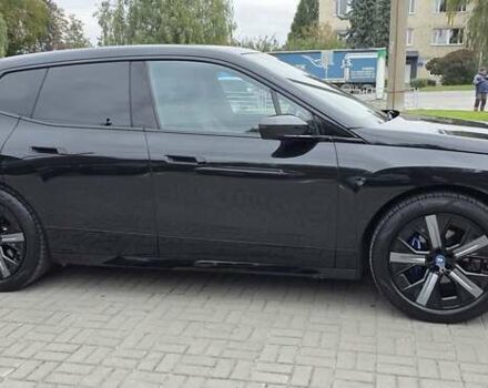 Черный БМВ iX, объемом двигателя 0 л и пробегом 98 тыс. км за 58800 $, фото 16 на Automoto.ua