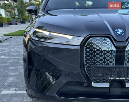 Черный БМВ iX, объемом двигателя 0 л и пробегом 72 тыс. км за 48500 $, фото 16 на Automoto.ua