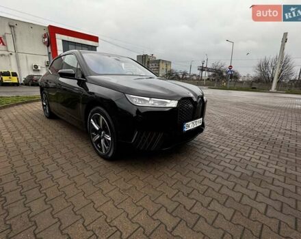 Черный БМВ iX, объемом двигателя 0 л и пробегом 27 тыс. км за 58500 $, фото 3 на Automoto.ua