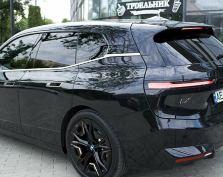 Черный БМВ iX, объемом двигателя 0 л и пробегом 5 тыс. км за 93532 $, фото 7 на Automoto.ua