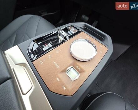 Черный БМВ iX, объемом двигателя 0 л и пробегом 98 тыс. км за 58800 $, фото 114 на Automoto.ua