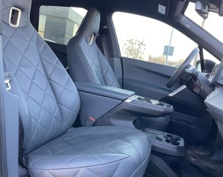 Черный БМВ iX, объемом двигателя 0 л и пробегом 14 тыс. км за 67300 $, фото 21 на Automoto.ua