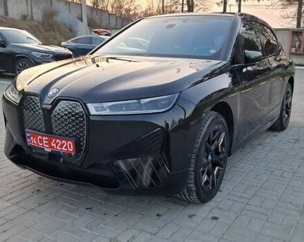 Черный БМВ iX, объемом двигателя 0 л и пробегом 48 тыс. км за 64999 $, фото 4 на Automoto.ua