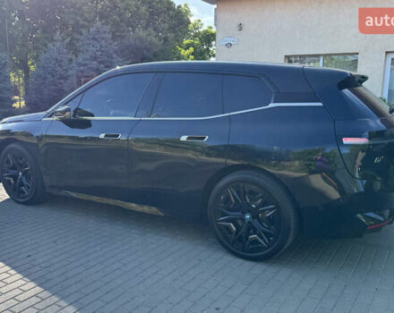 Черный БМВ iX, объемом двигателя 0 л и пробегом 5 тыс. км за 93532 $, фото 1 на Automoto.ua