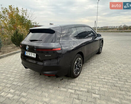 Черный БМВ iX, объемом двигателя 0 л и пробегом 40 тыс. км за 68500 $, фото 5 на Automoto.ua