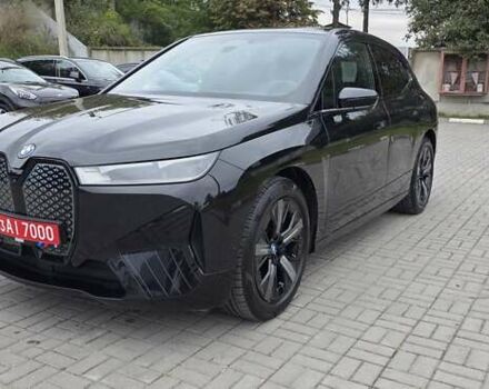 Черный БМВ iX, объемом двигателя 0 л и пробегом 98 тыс. км за 58800 $, фото 3 на Automoto.ua