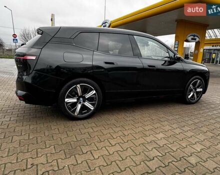 Черный БМВ iX, объемом двигателя 0 л и пробегом 27 тыс. км за 58500 $, фото 11 на Automoto.ua