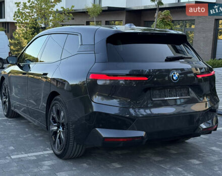 Черный БМВ iX, объемом двигателя 0 л и пробегом 72 тыс. км за 48500 $, фото 6 на Automoto.ua