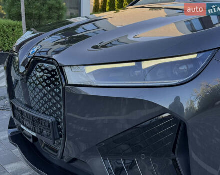 Черный БМВ iX, объемом двигателя 0 л и пробегом 72 тыс. км за 48500 $, фото 13 на Automoto.ua