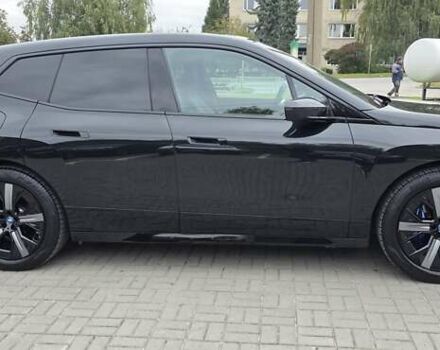 Черный БМВ iX, объемом двигателя 0 л и пробегом 98 тыс. км за 58800 $, фото 17 на Automoto.ua